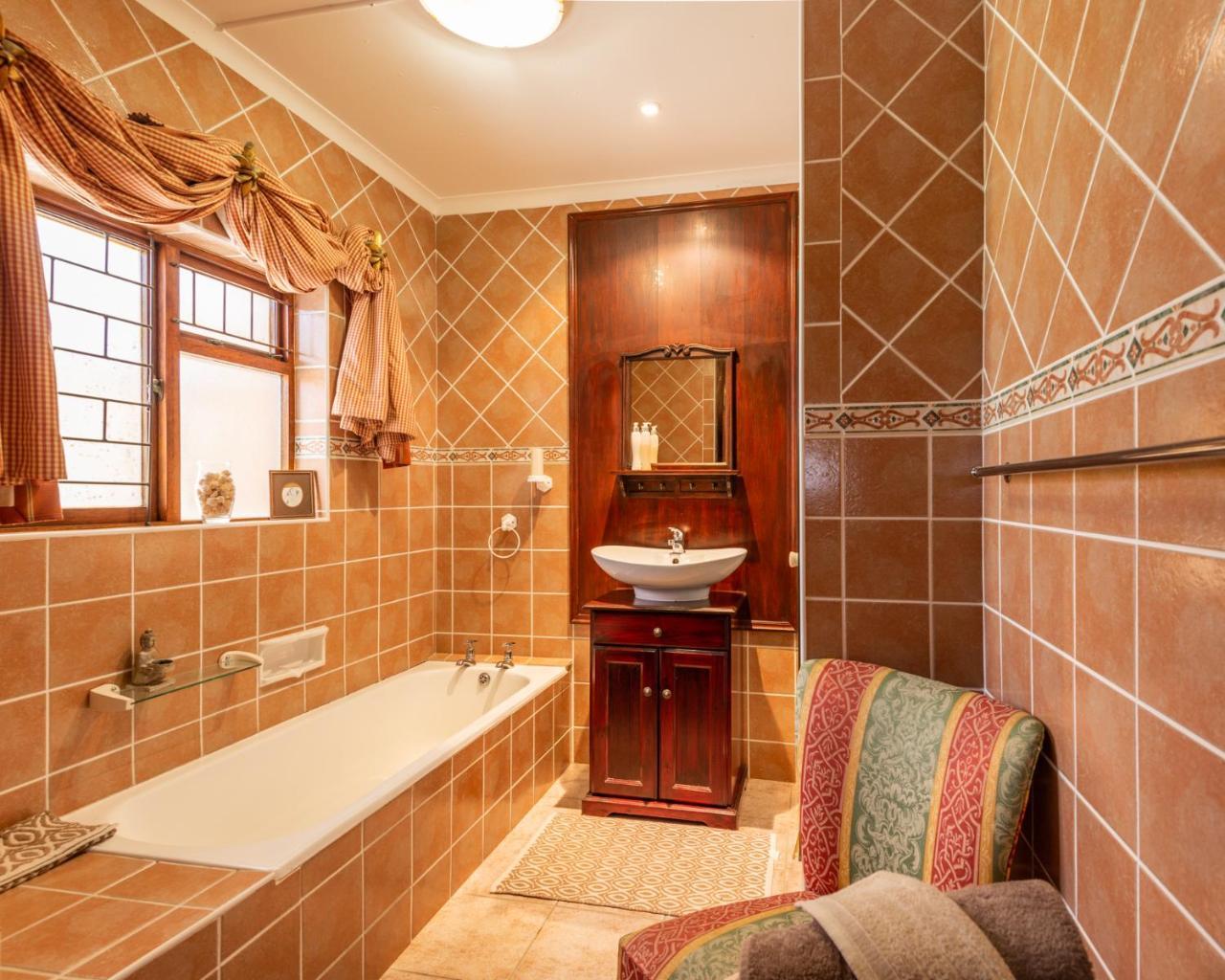 Brown Jug Guest House Hermanus Dış mekan fotoğraf