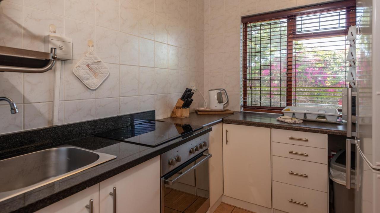 Brown Jug Guest House Hermanus Dış mekan fotoğraf