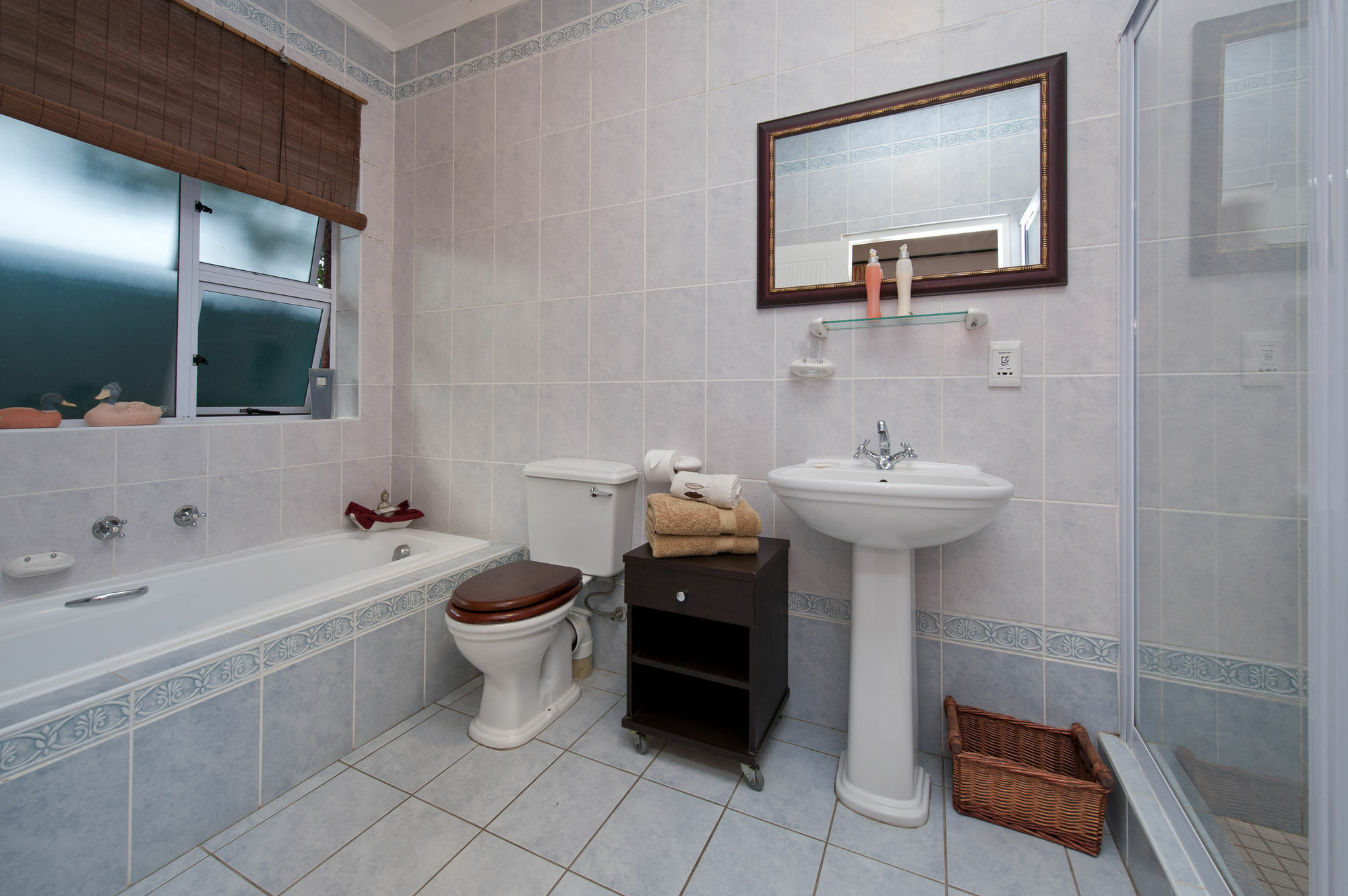 Brown Jug Guest House Hermanus Dış mekan fotoğraf