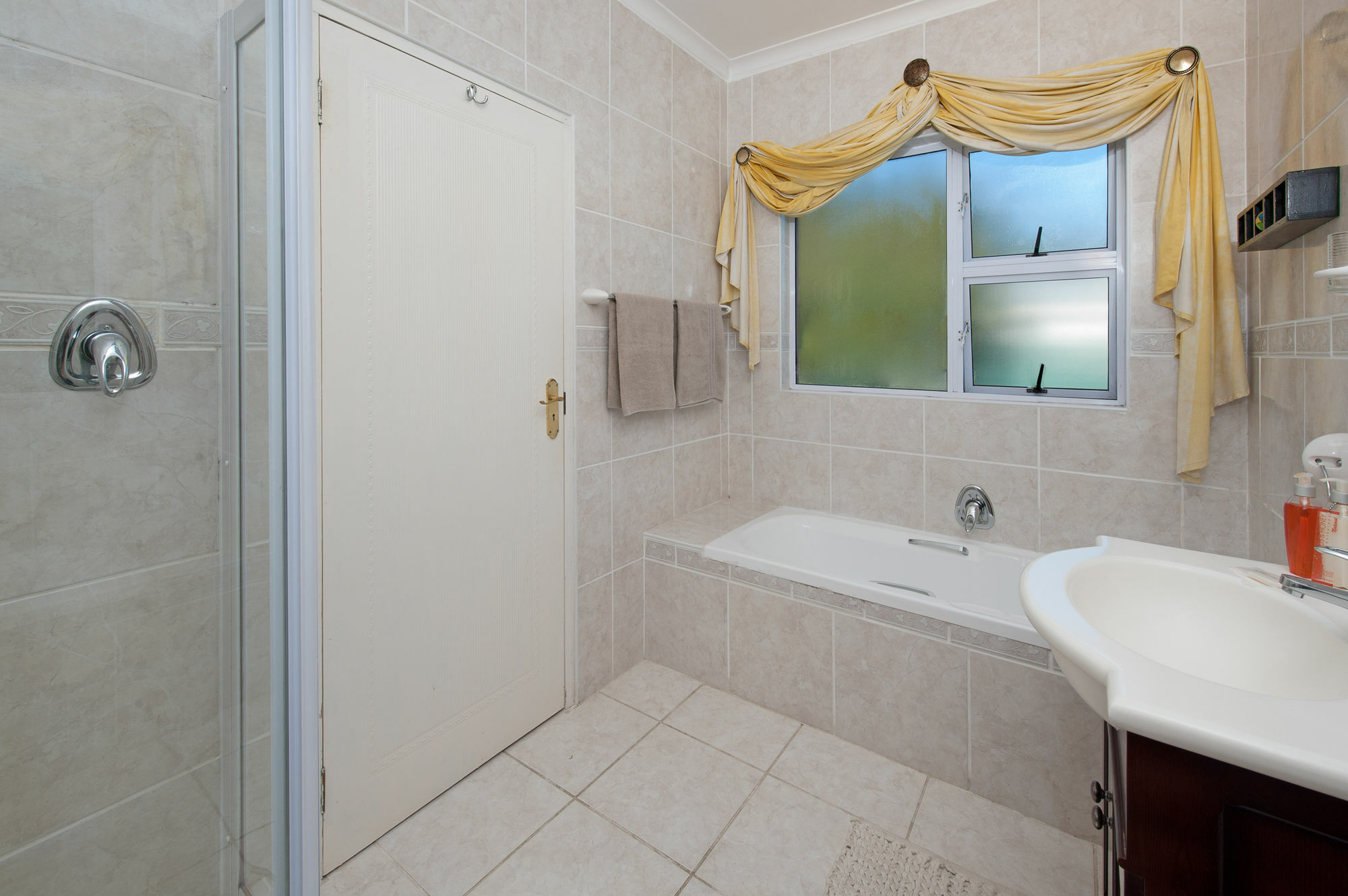Brown Jug Guest House Hermanus Dış mekan fotoğraf